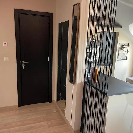Cozy 7 Minutes From The Sea With A Large Terrace 公寓 *