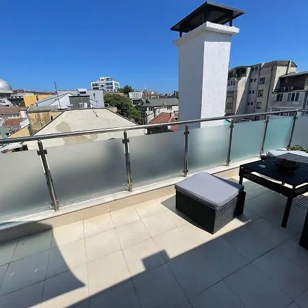 Cozy 7 Minutes From The Sea With A Large Terrace 公寓 瓦爾納