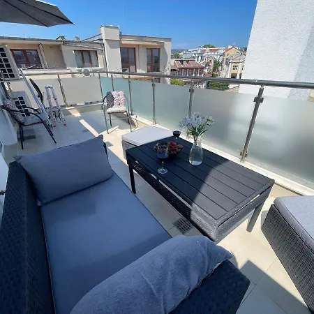 Cozy 7 Minutes From The Sea With A Large Terrace *