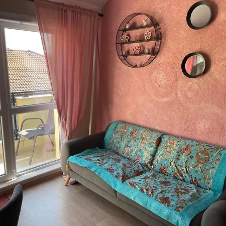 公寓 Cozy 7 Minutes From The Sea With A Large Terrace